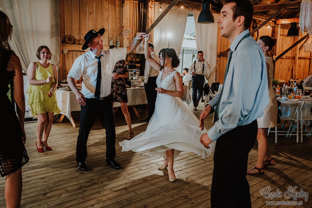 wesele w stodole fotograf