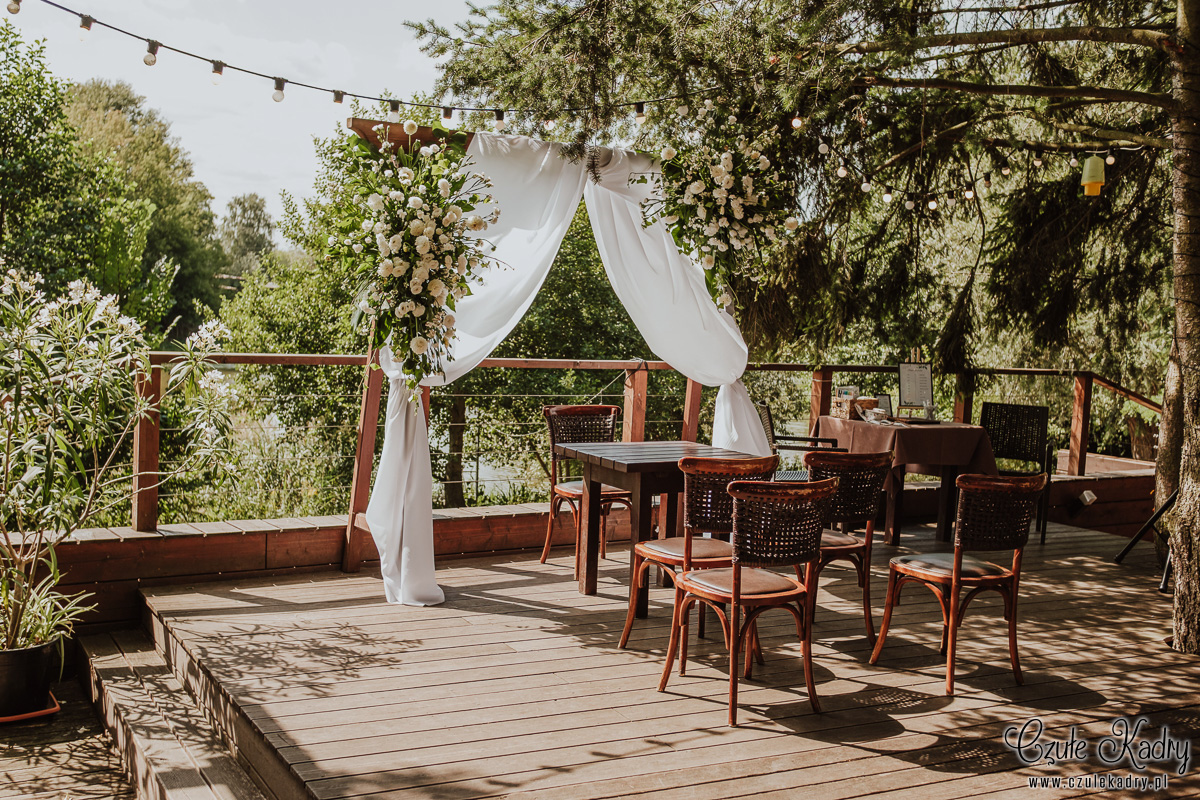 winiarnia nad jeziorem slub