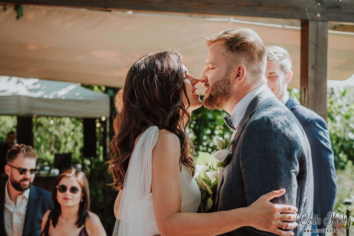 winiarnia nad jeziorem slub