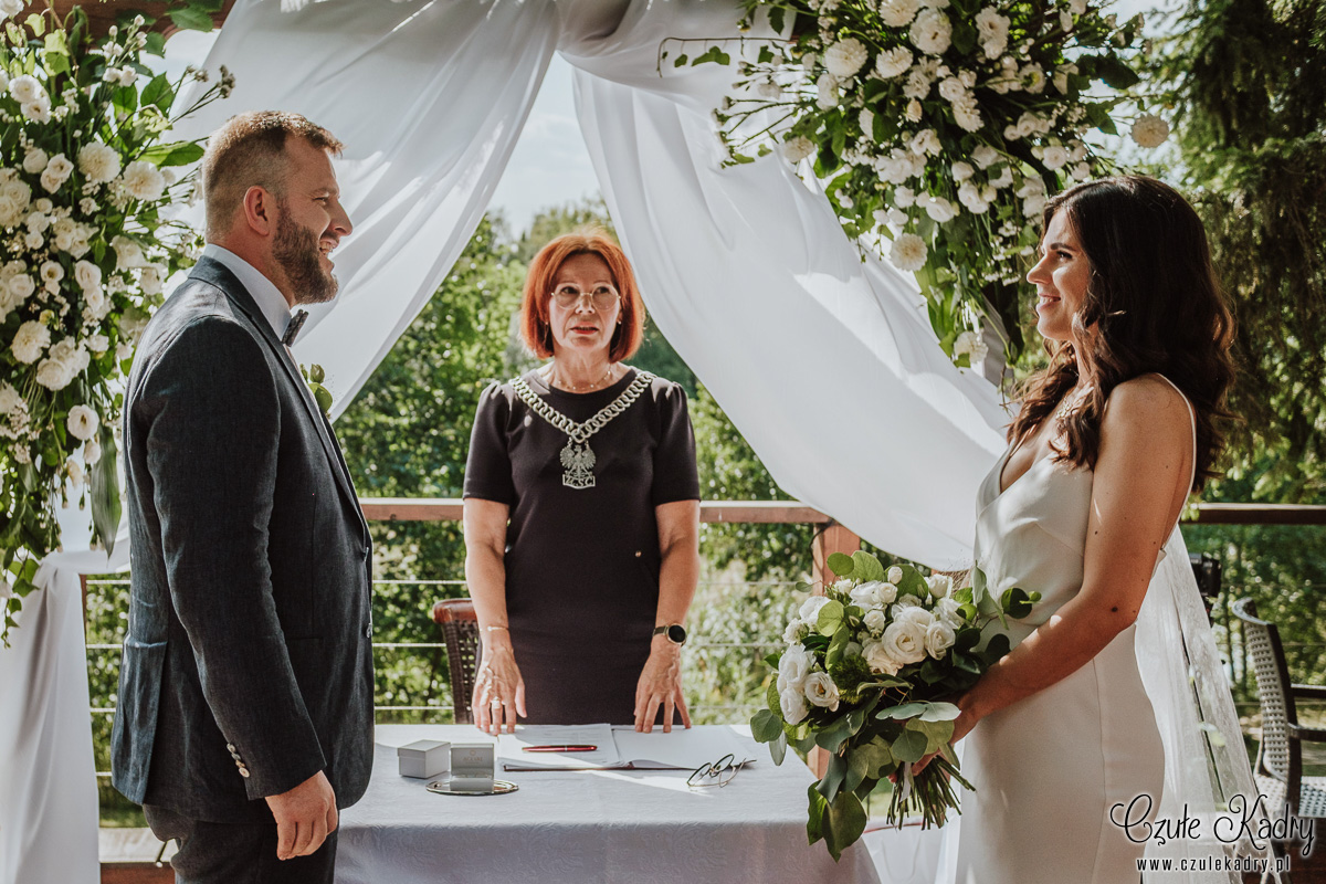 winiarnia nad jeziorem slub