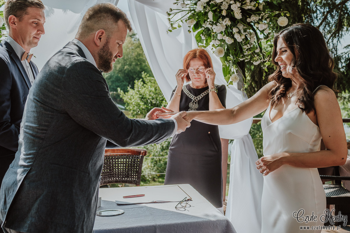 winiarnia nad jeziorem slub