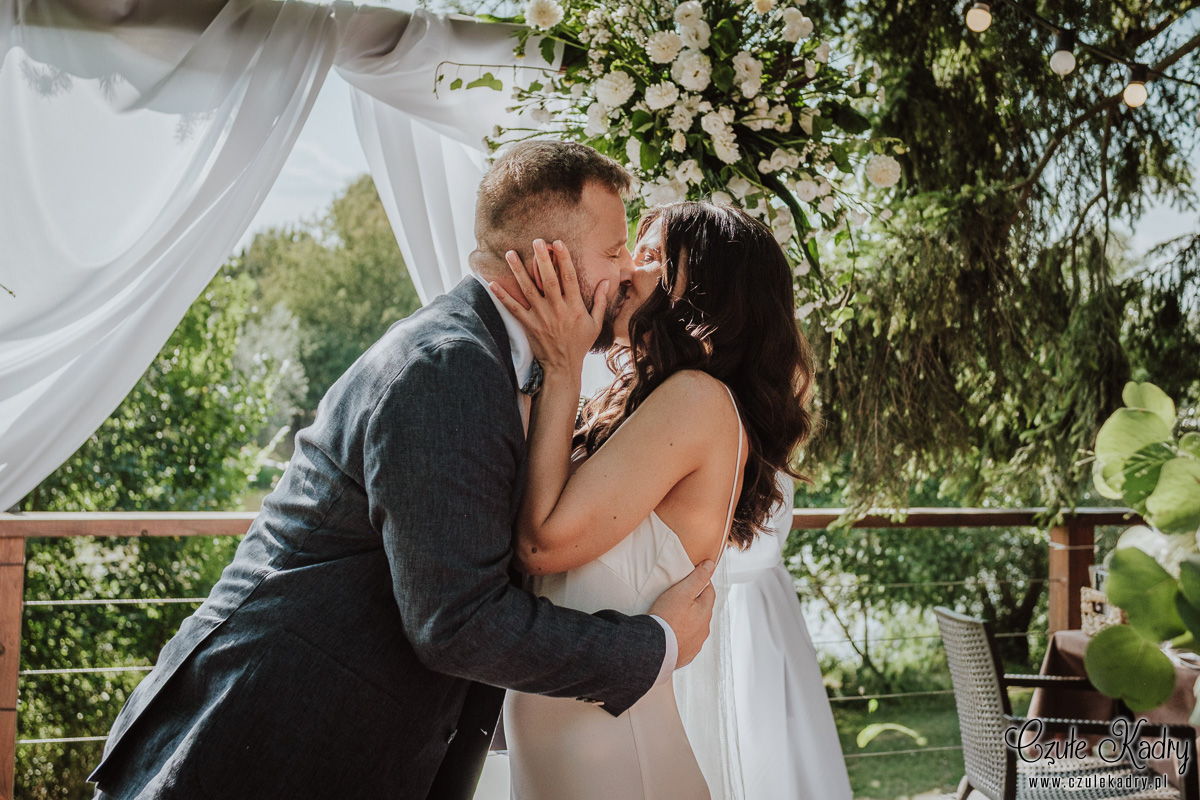 winiarnia nad jeziorem slub