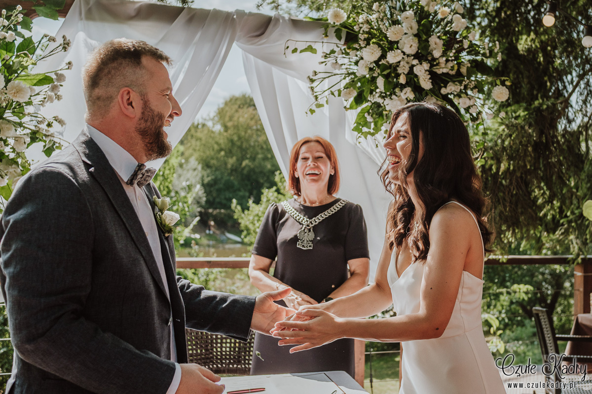 winiarnia nad jeziorem slub