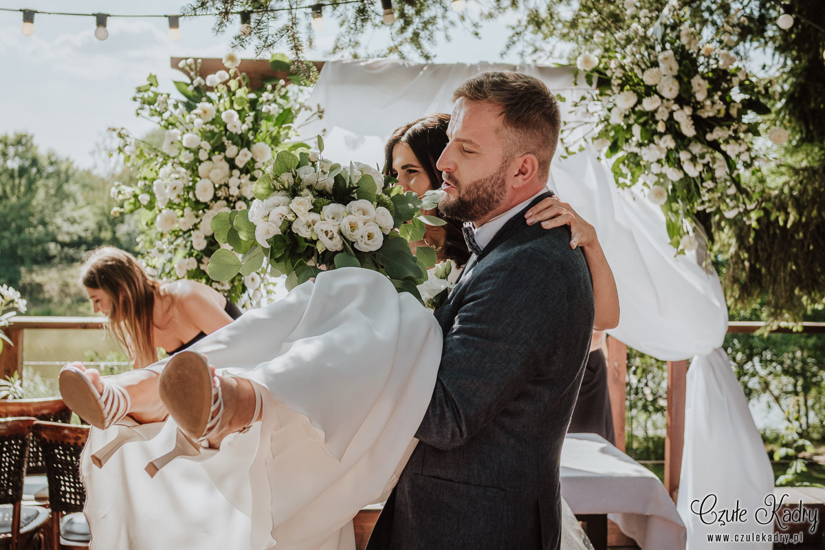 winiarnia nad jeziorem slub