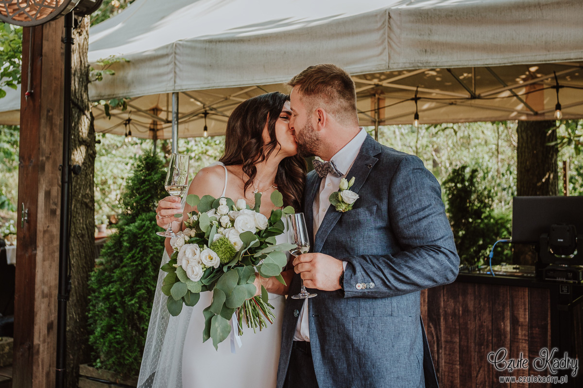 winiarnia nad jeziorem slub