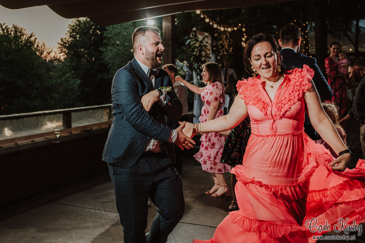 winiarnia nad jeziorem slub