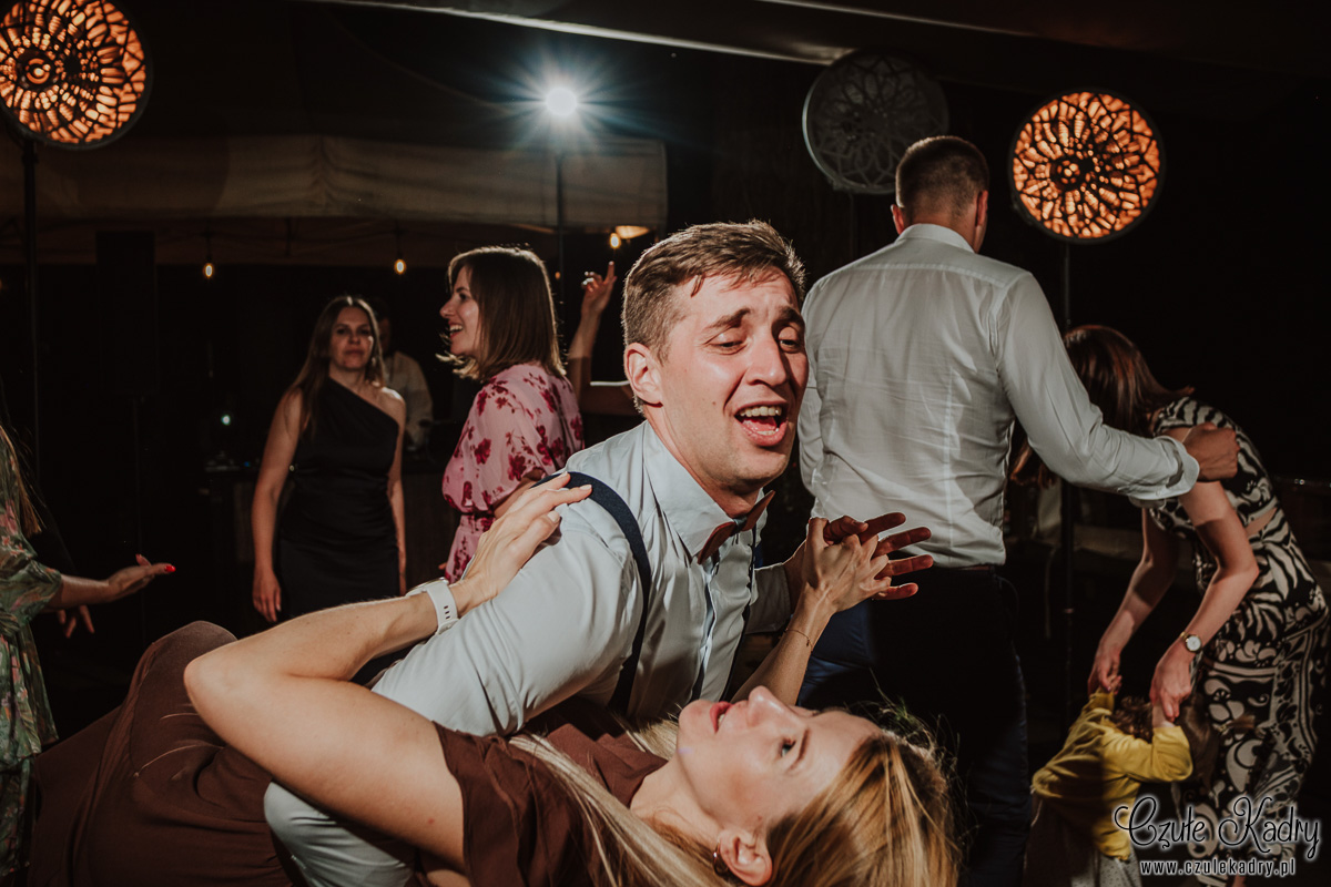 winiarnia nad jeziorem slub