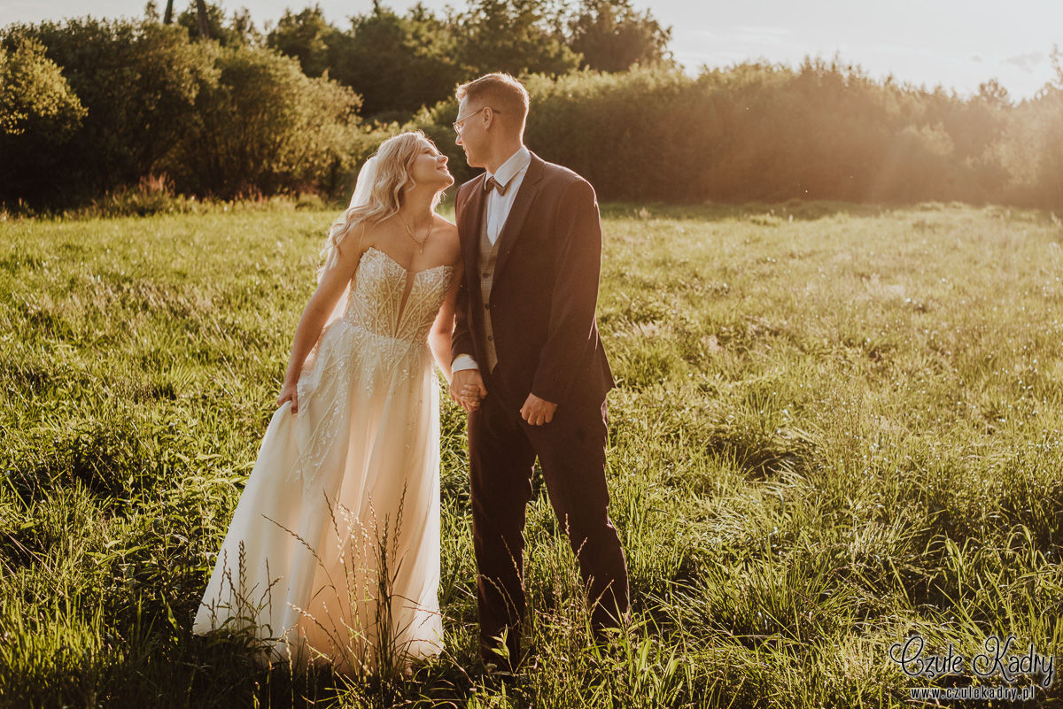sesja slubna nad jeziorem