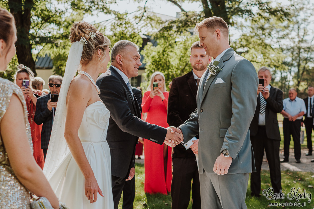 slub w plenerze palac chojnata