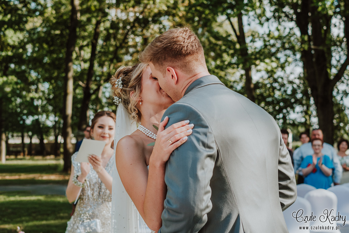 slub w plenerze palac chojnata