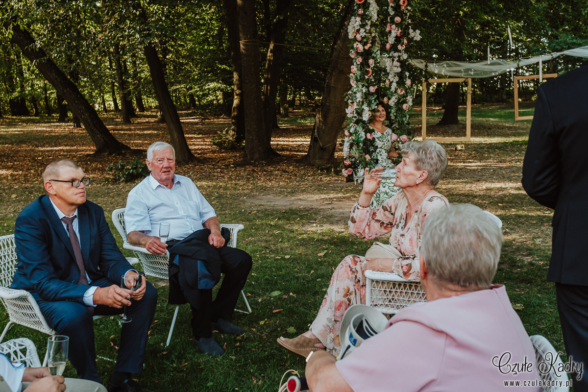 slub w plenerze palac chojnata