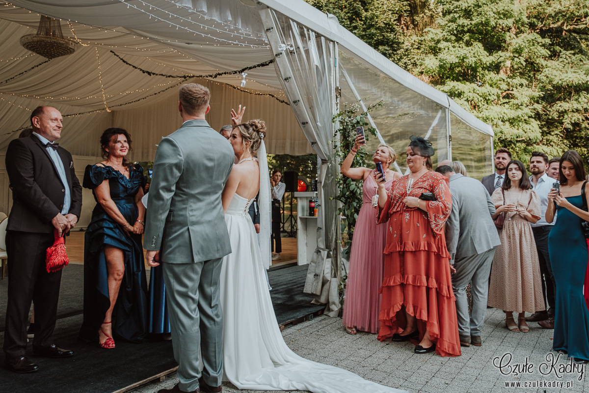 slub w plenerze palac chojnata