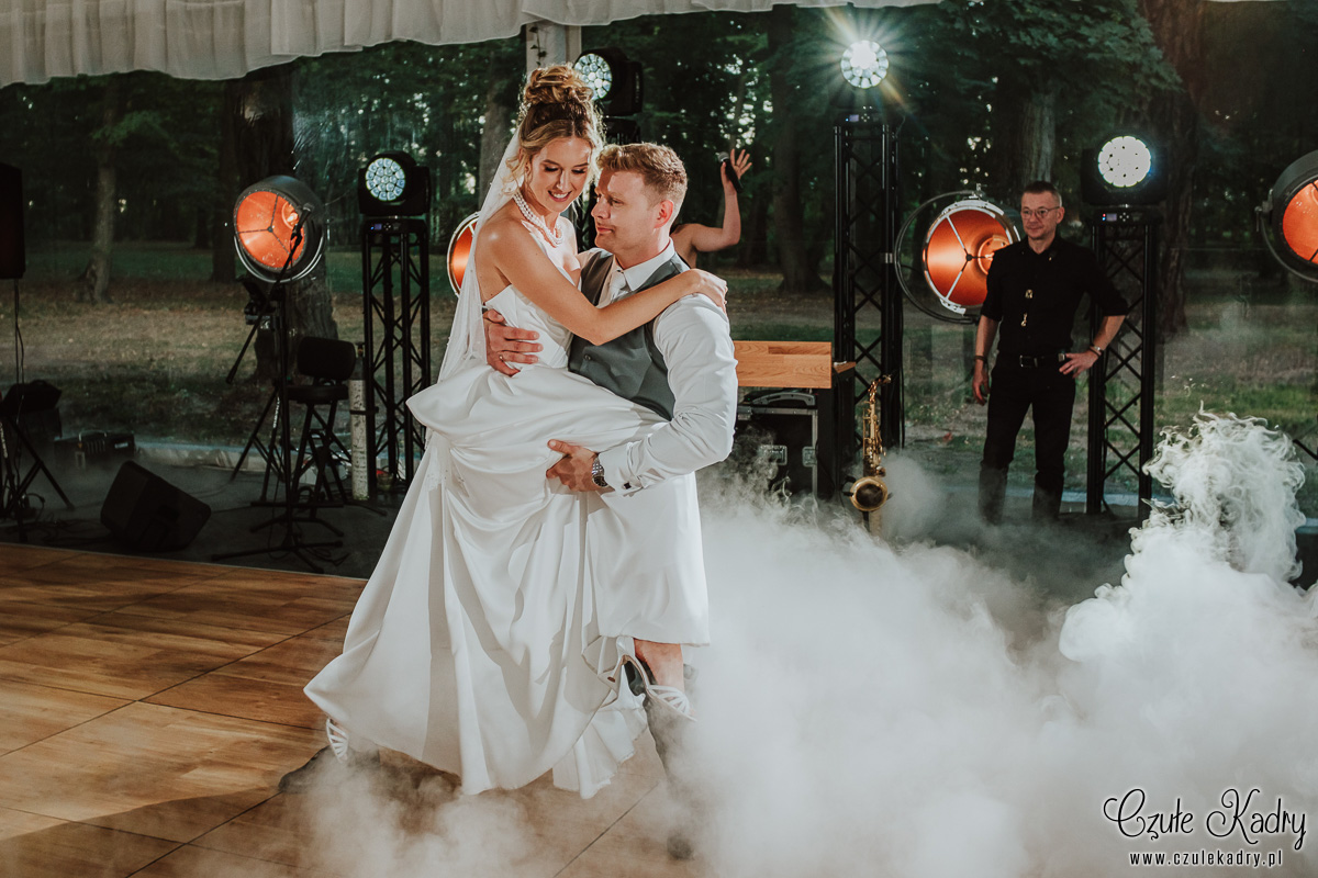 slub w plenerze palac chojnata